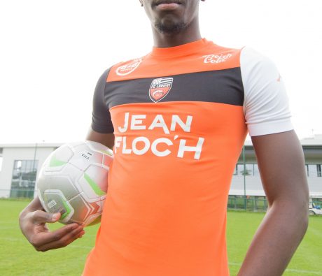 yoane-wissa-ac-ajaccio-signe-au-fc-lorient-12