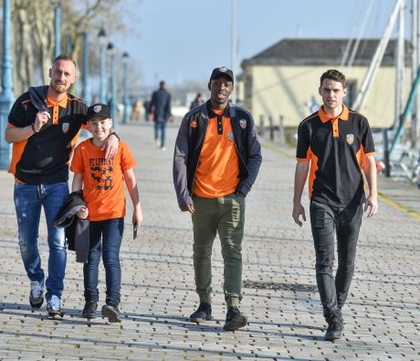 41288_wissa-yoane-fc-lorient-le-goff-vincent-fc-lorient-courtet-gaetan-fc-lorient-2_3000x1997