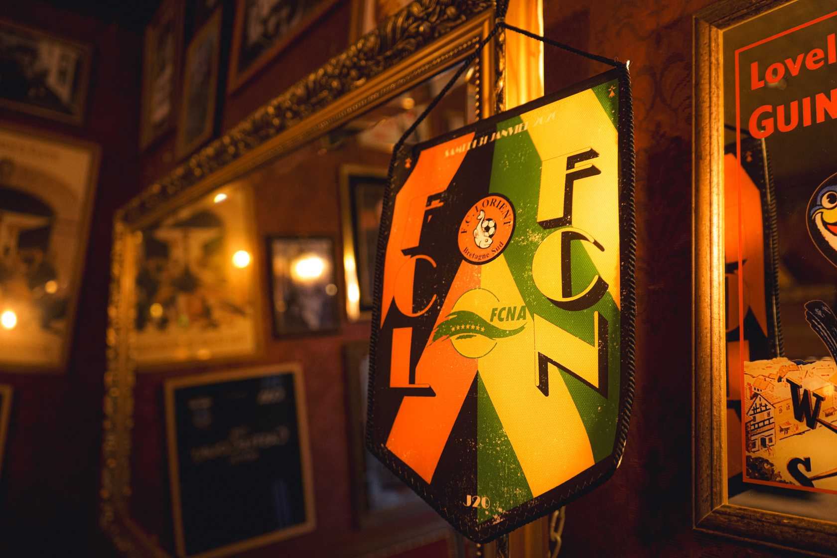 FC Lorient – FC Nantes : Découvrez le fanion du match !